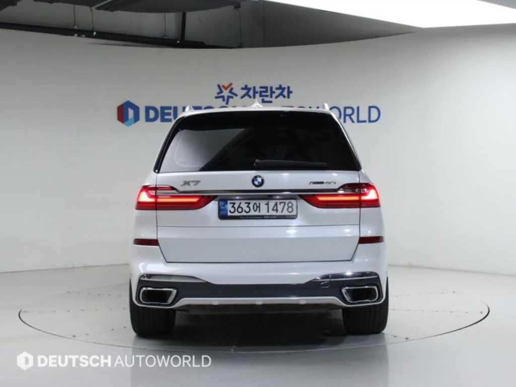 BMW X7 - Vista 4