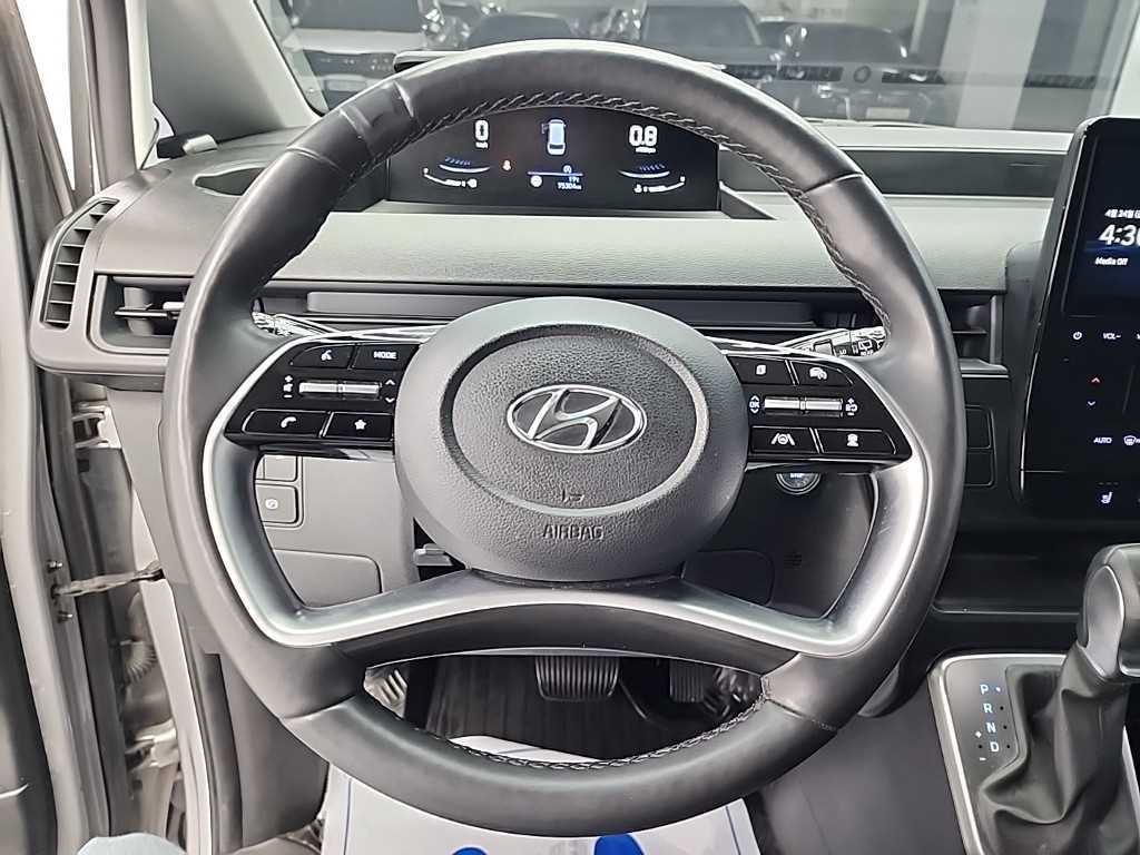HYUNDAI Staria - Vista 9