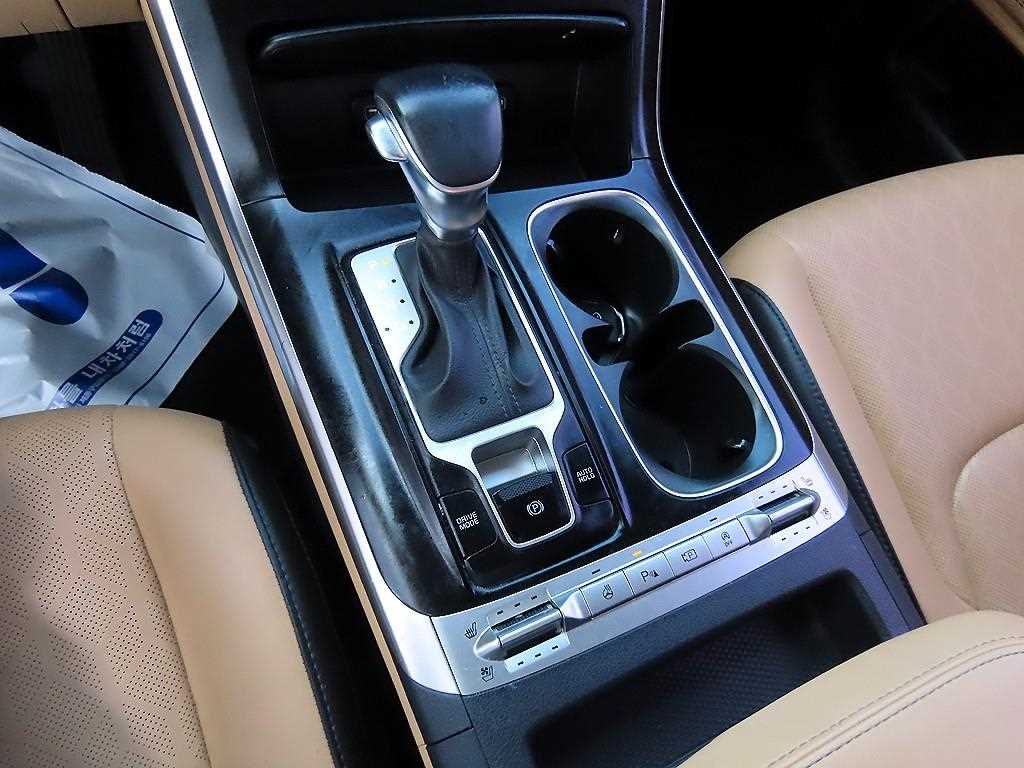 KIA Carnival - Vista 11