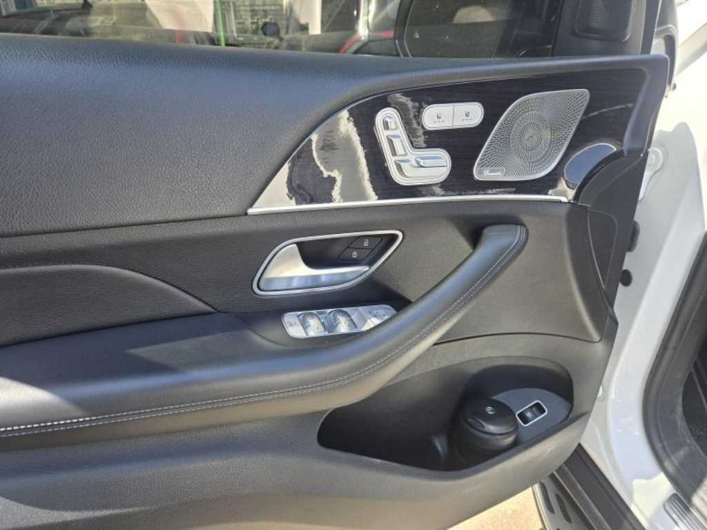 Mercedes Benz GLE Class - Vista 6