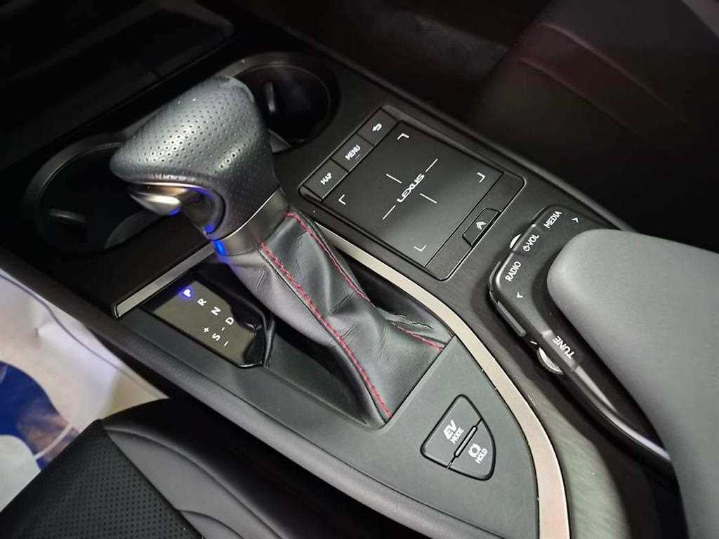 Lexus UX - Vista 11