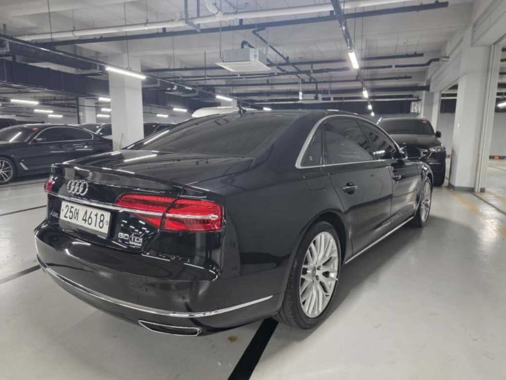 Audi A8 - Vista 5