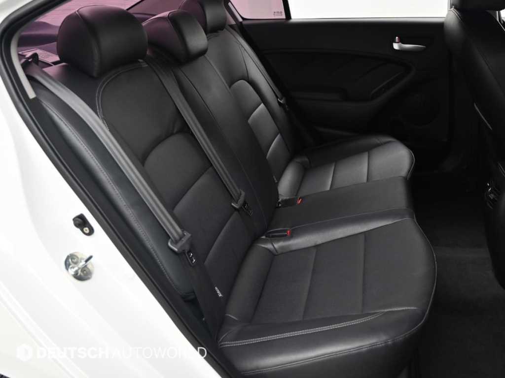 KIA K3 - Vista 12