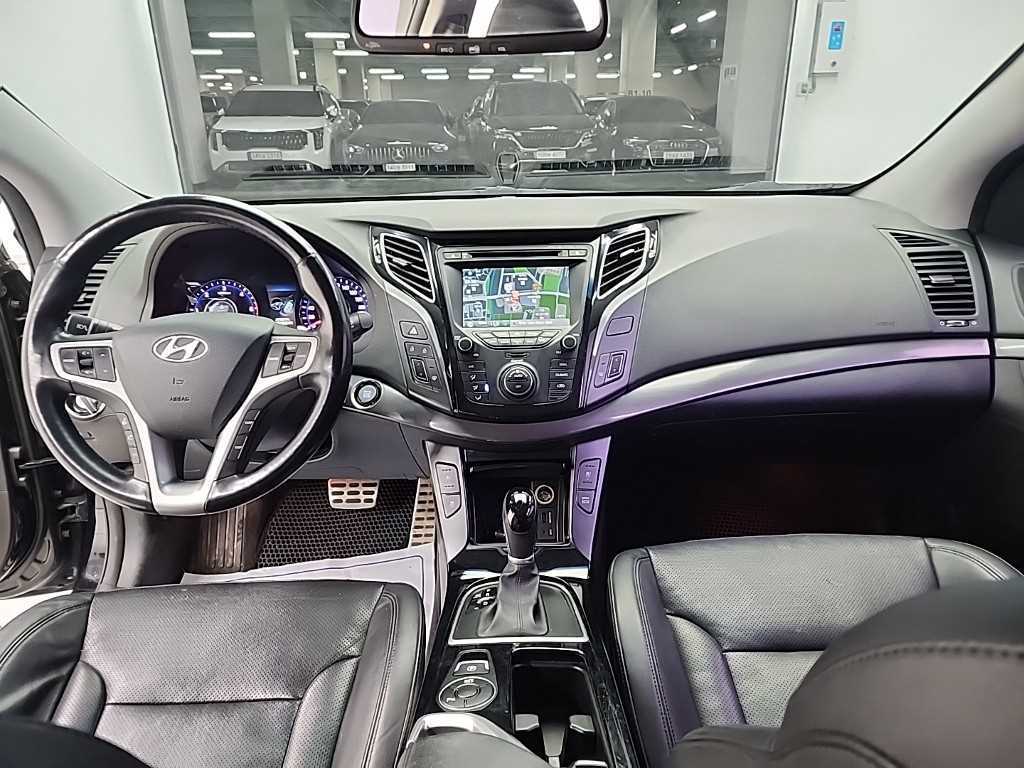 HYUNDAI i40 - Vista 7