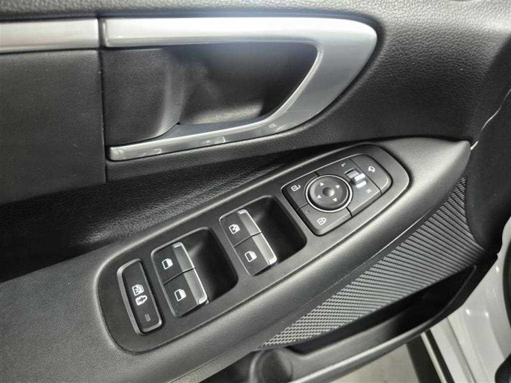 HYUNDAI Sonata - Vista 10