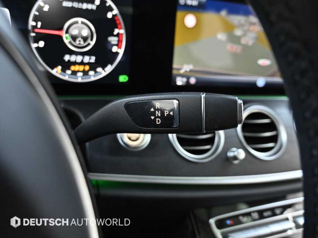 Mercedes Benz E class - Vista 9