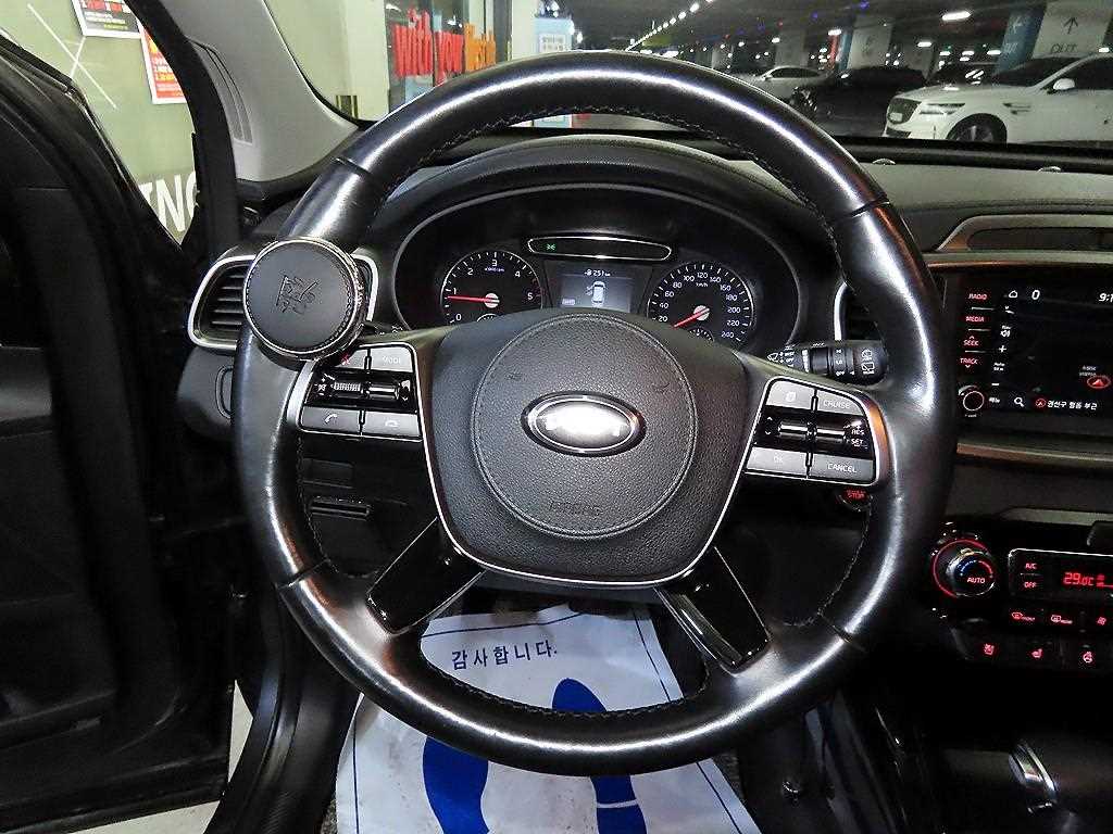 KIA Sorento - Vista 8