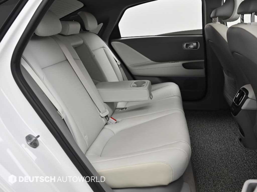 HYUNDAI Ioniq 6 - Vista 12