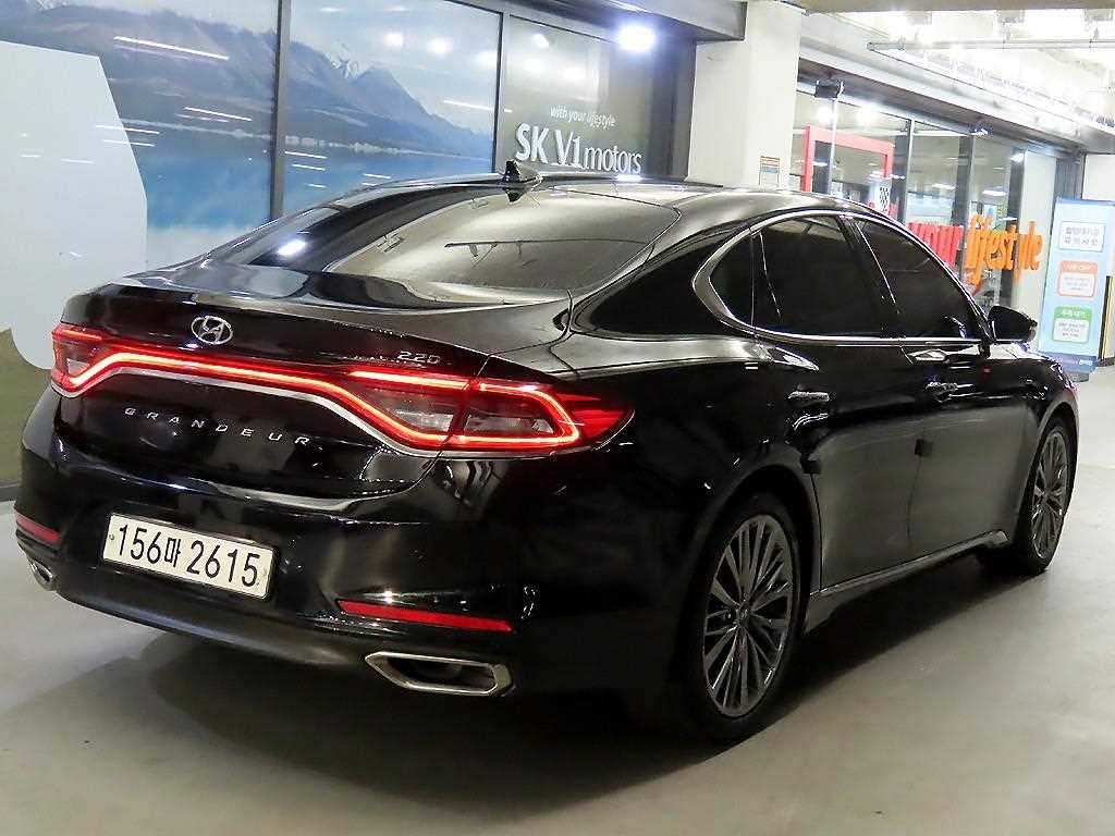 HYUNDAI Grandeur - Vista 4