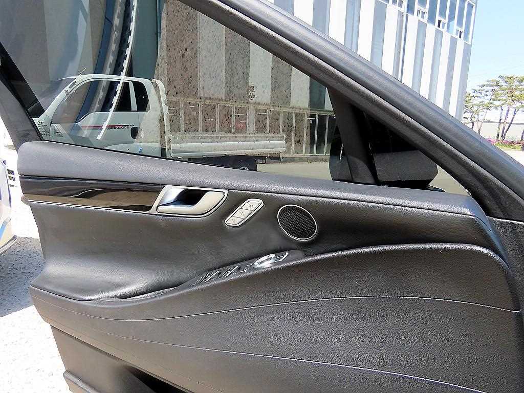 Genesis G80 - Vista 11