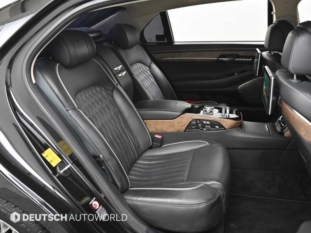 Genesis G90 - Vista 12