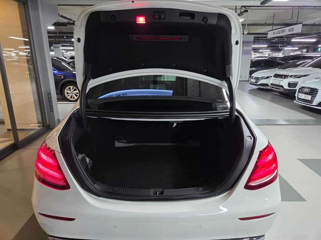Mercedes Benz E class 2017 Blanco - Importación desde Corea - HF Imports Iquique - Foto 17