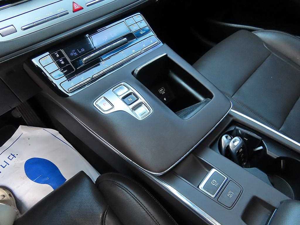 HYUNDAI Grandeur - Vista 10
