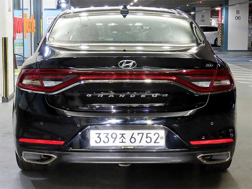HYUNDAI Grandeur - Vista 5