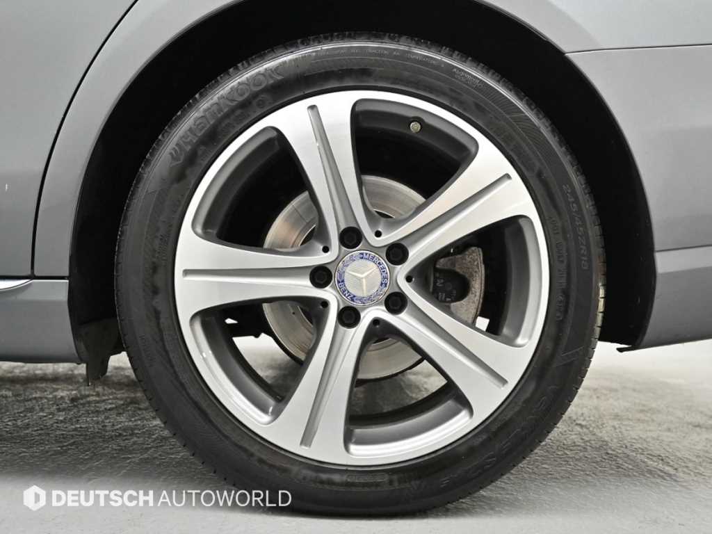 Mercedes Benz E class - Vista 7