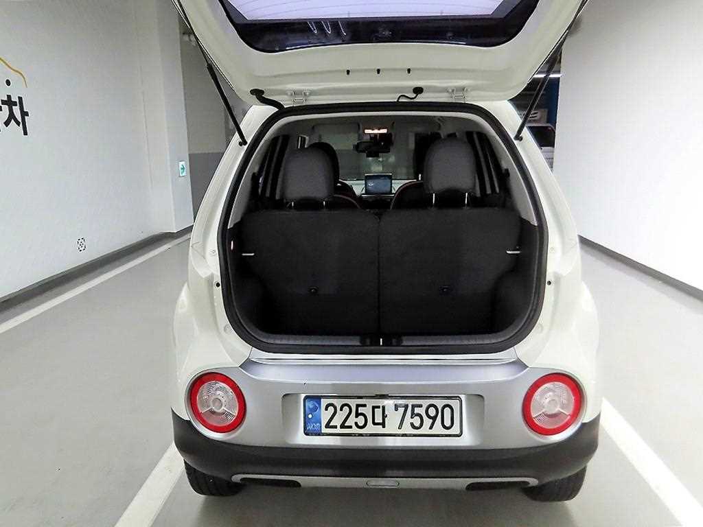 HYUNDAI Casper - Vista 5