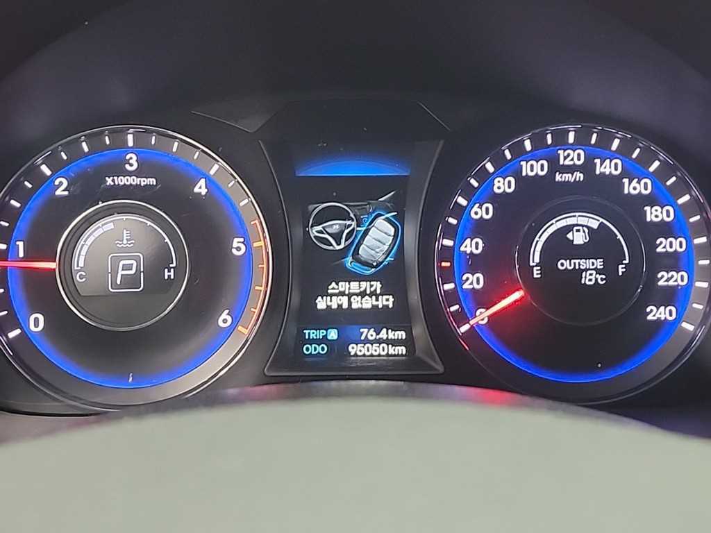 HYUNDAI i40 - Vista 6