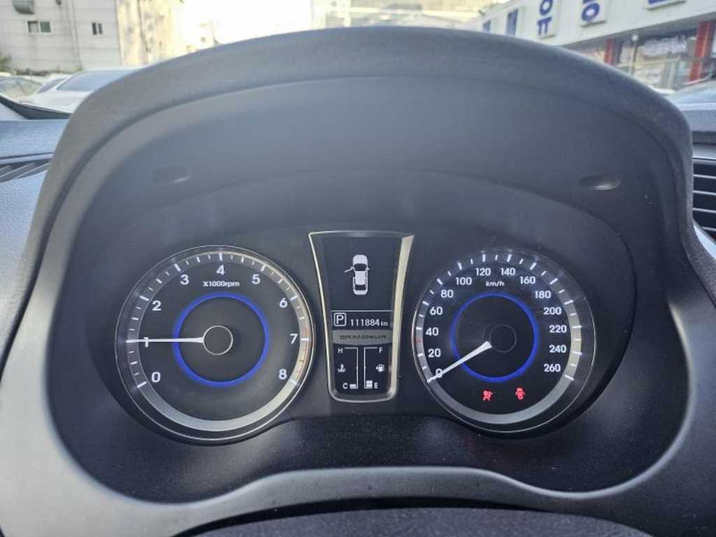 HYUNDAI Grandeur - Vista 6