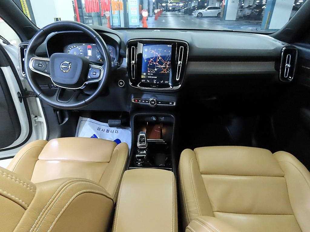 Volvo XC40 - Vista 10