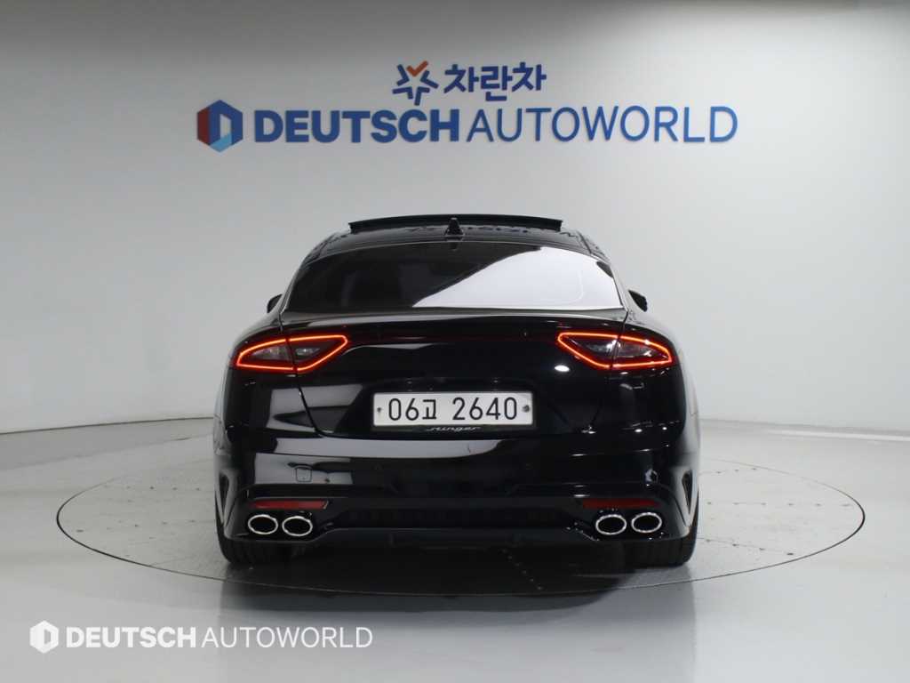 KIA Stinger - Vista 4