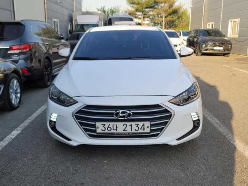 HYUNDAI Avante 2018 Blanco - Importación desde Corea - HF Imports Iquique - Foto 1