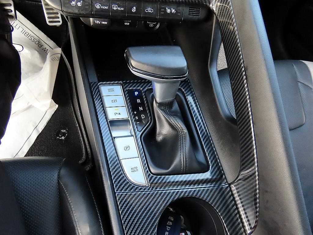 HYUNDAI Avante - Vista 10