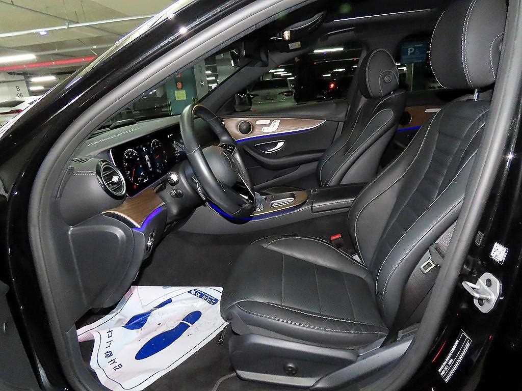 Mercedes Benz E class - Vista 6