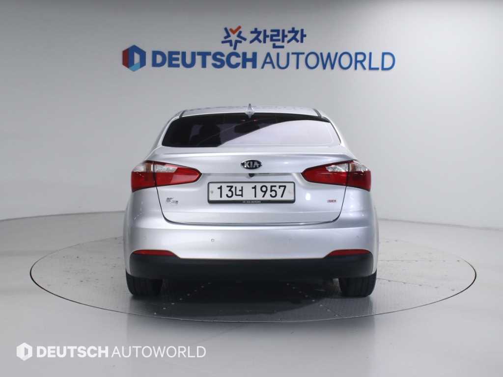 KIA K3 - Vista 4