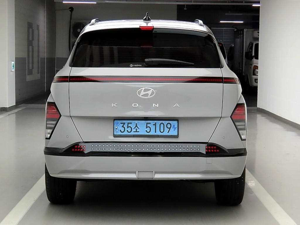 HYUNDAI Kona - Vista 3