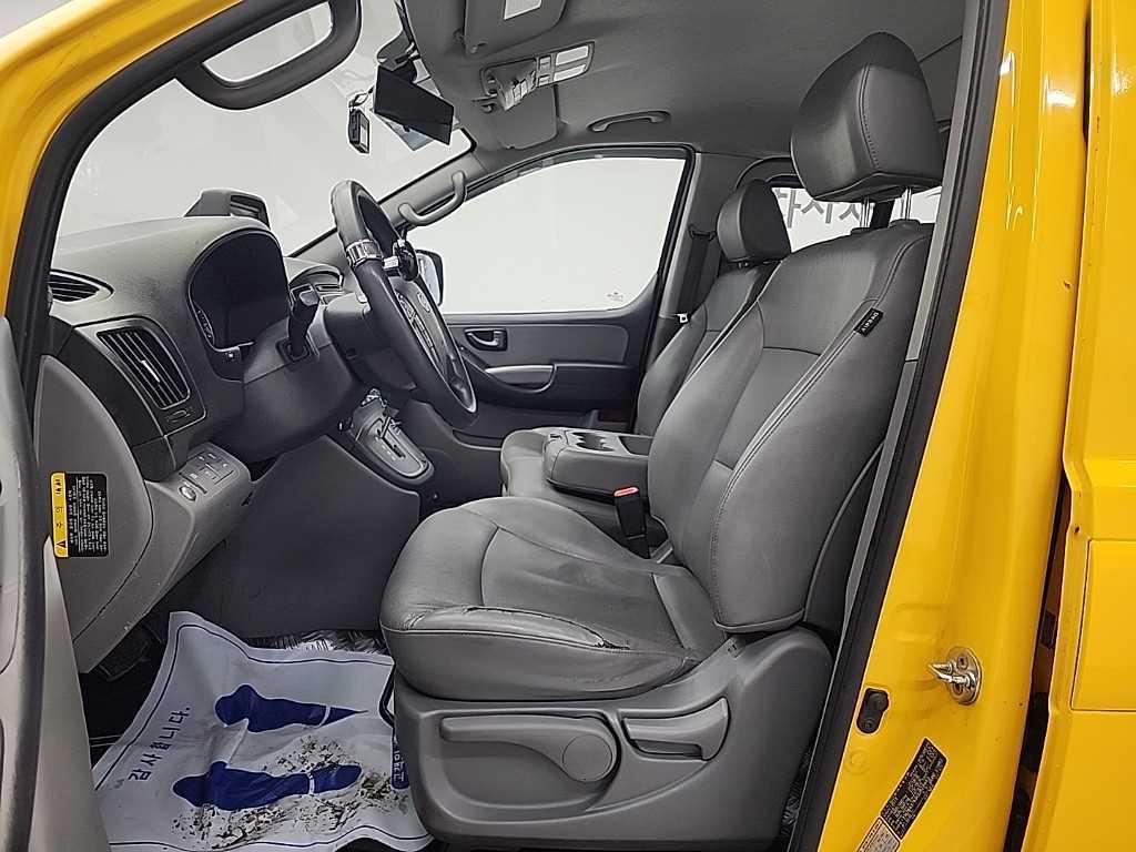HYUNDAI Starex - Vista 11