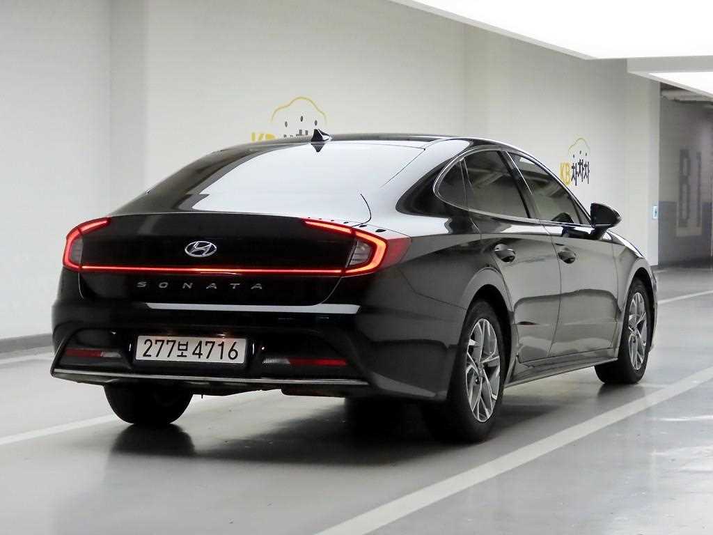 HYUNDAI Sonata - Vista 4