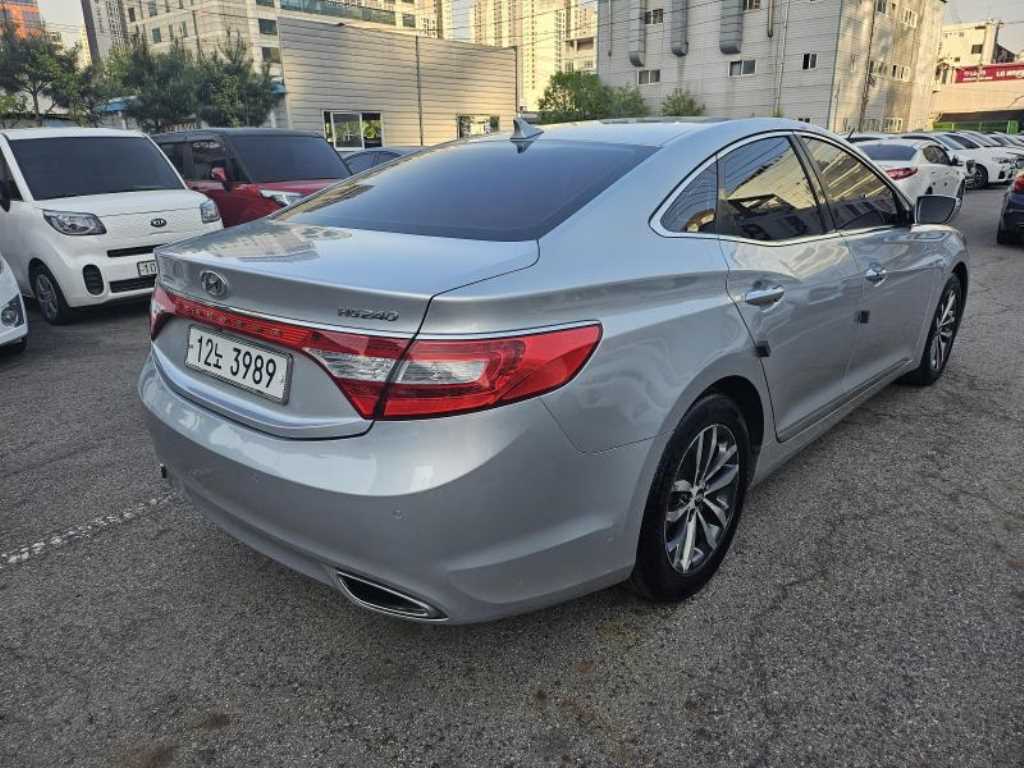 HYUNDAI Grandeur - Vista 4
