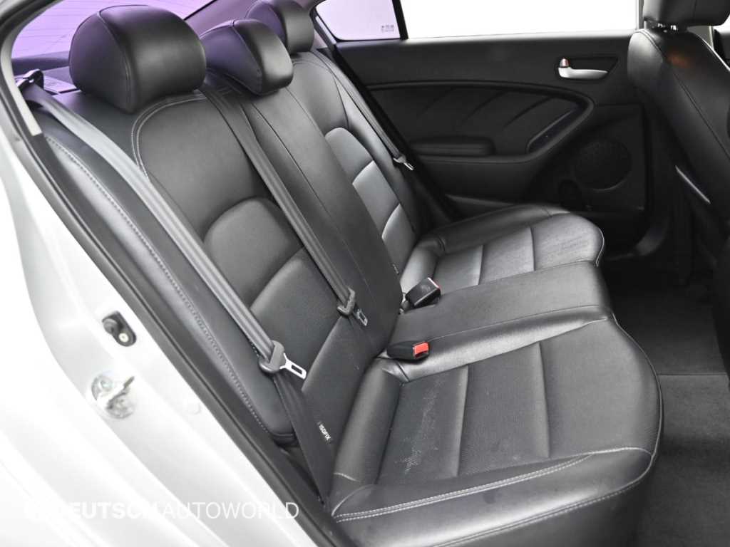 KIA K3 - Vista 12
