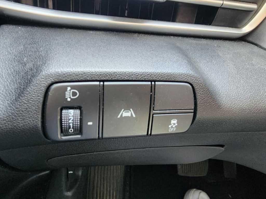 HYUNDAI Avante - Vista 12