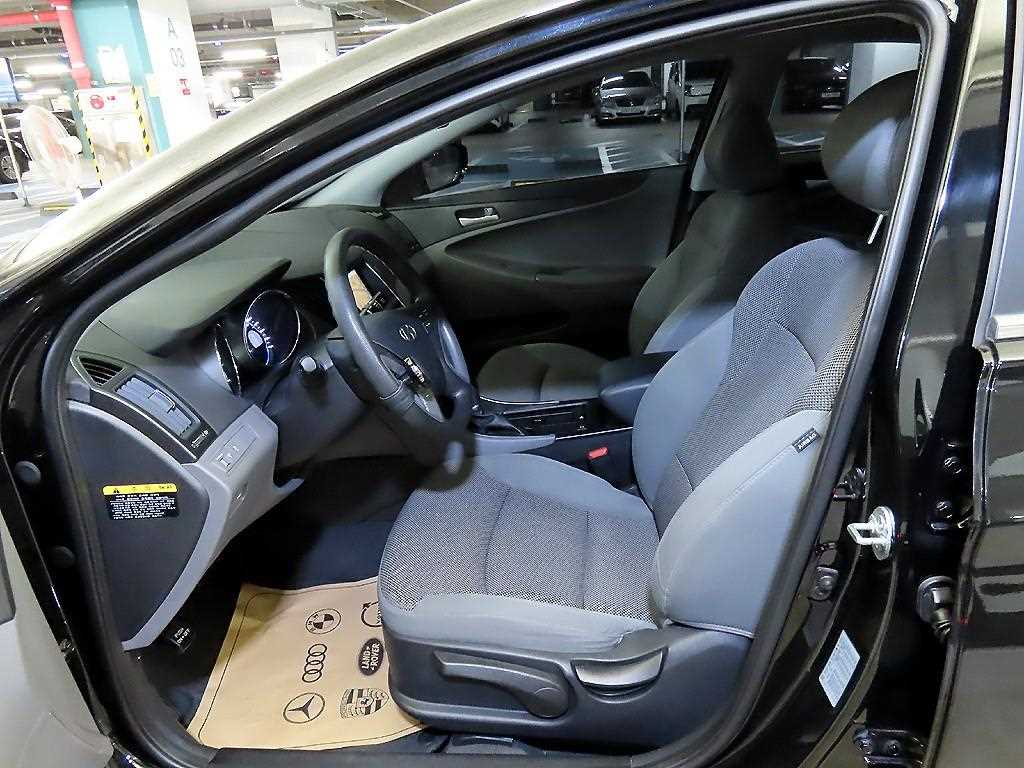 HYUNDAI Sonata - Vista 6