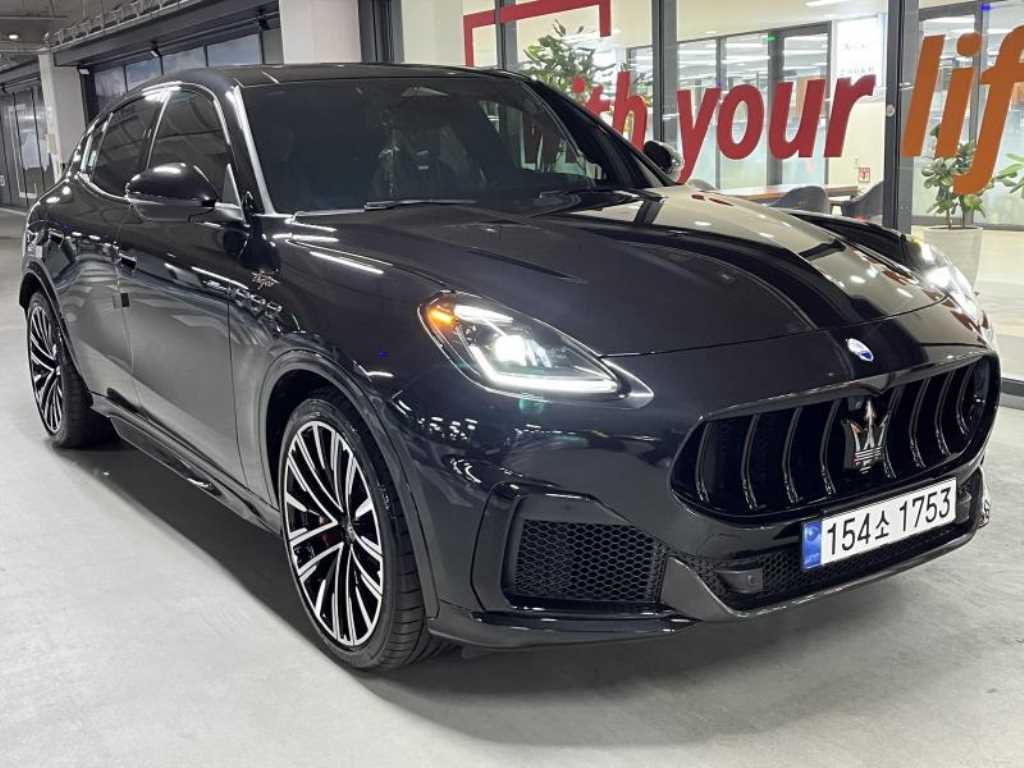 Maserati Grecale 2023 Negro - Importación desde Corea - HF Imports Iquique - Foto 1