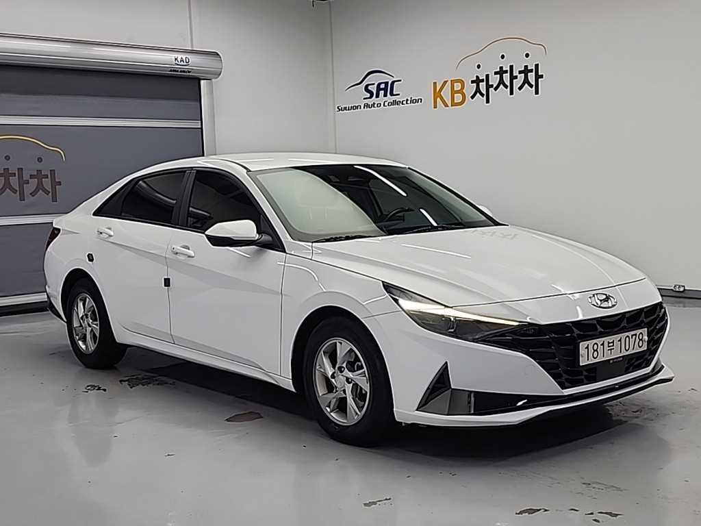 HYUNDAI Avante - Vista 4