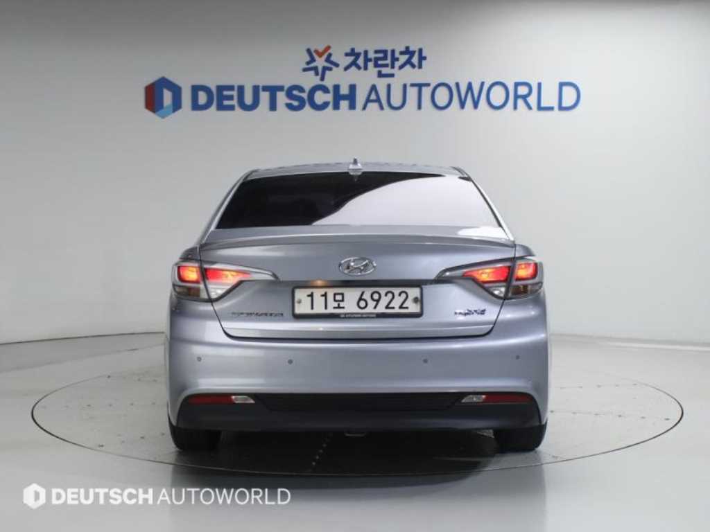 HYUNDAI Sonata - Vista 4