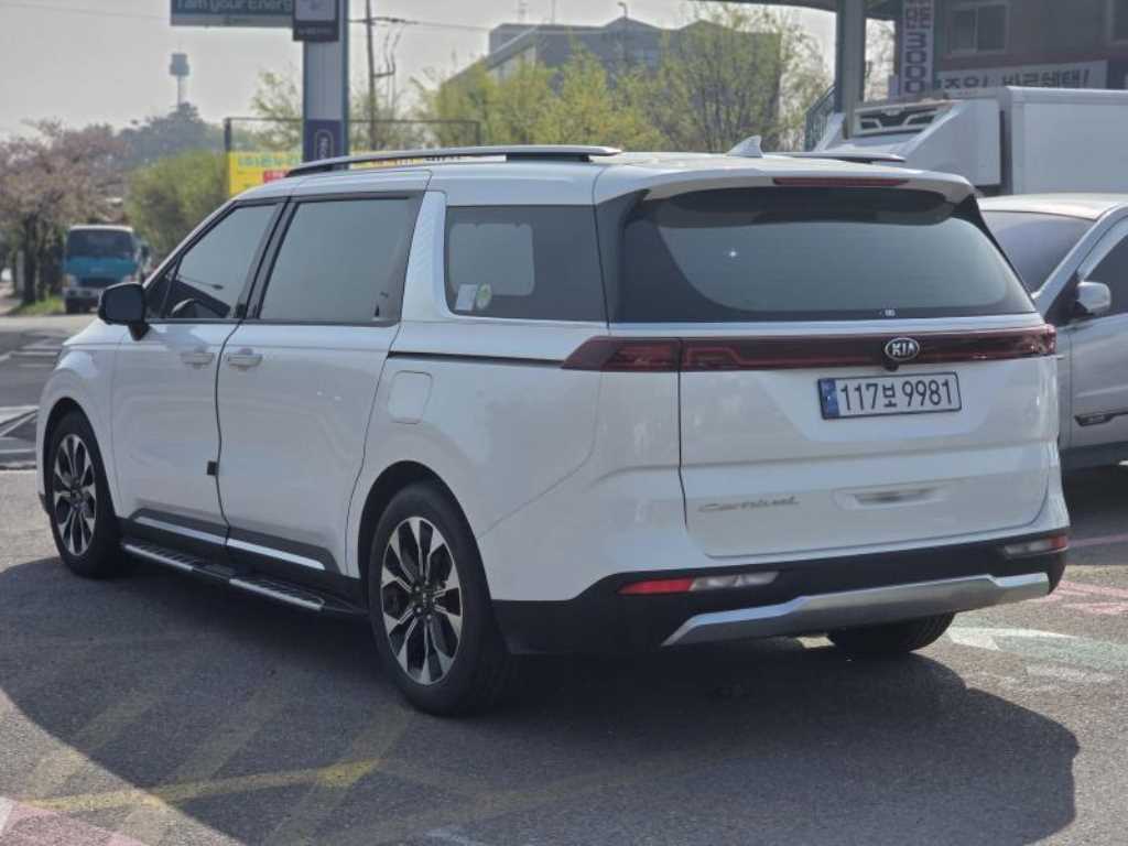 KIA Carnival - Vista 5