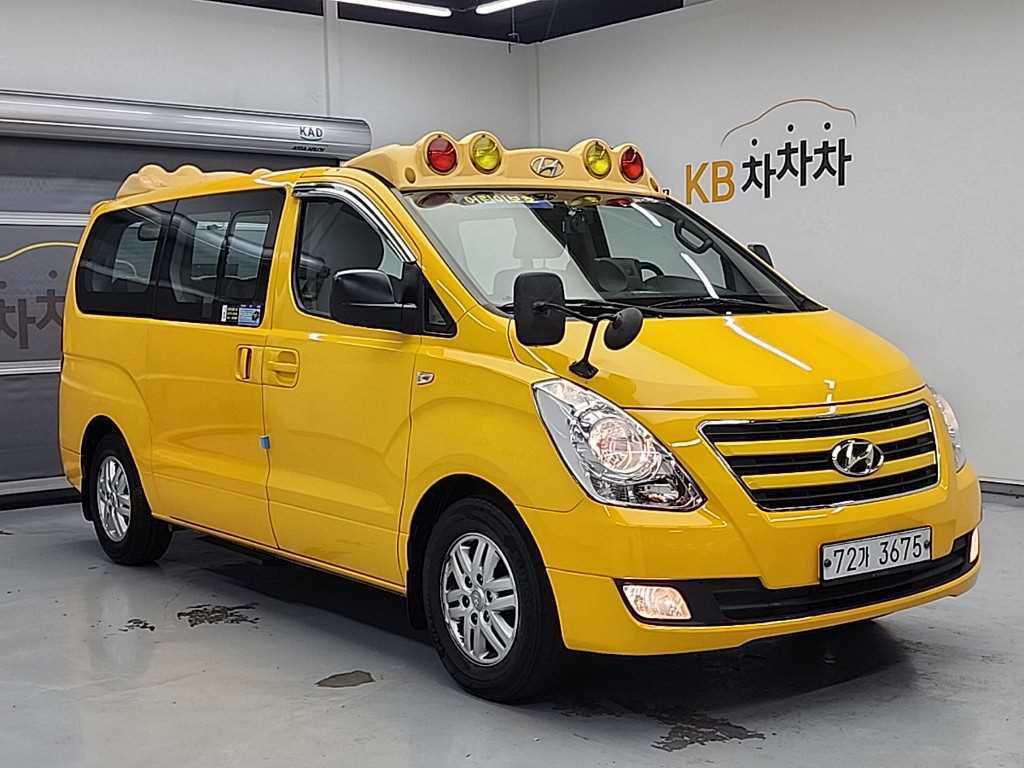 HYUNDAI Starex - Vista 4