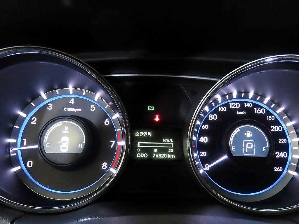 HYUNDAI Sonata - Vista 9