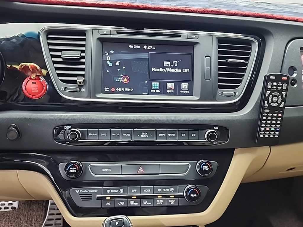 KIA Carnival - Vista 10