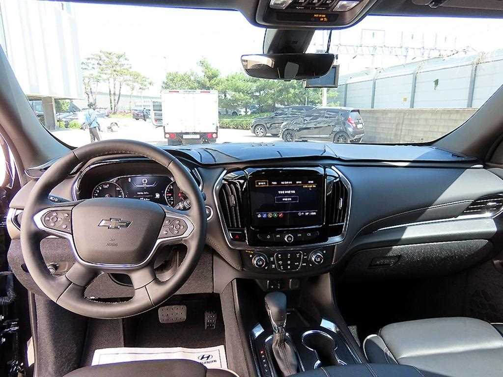 Chevrolet Travers - Vista 8