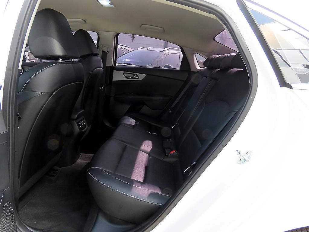 KIA K3 - Vista 6