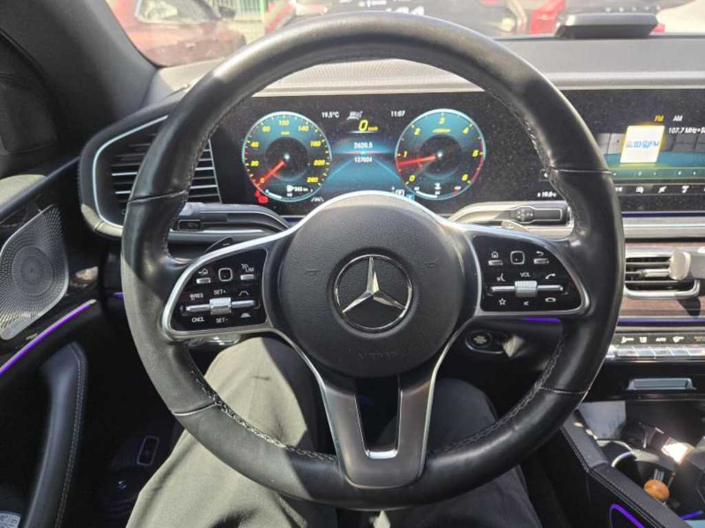 Mercedes Benz GLE Class - Vista 8