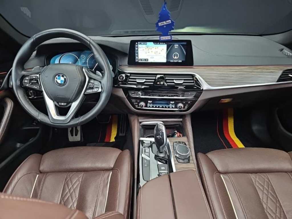 BMW 5 Series - Vista 5