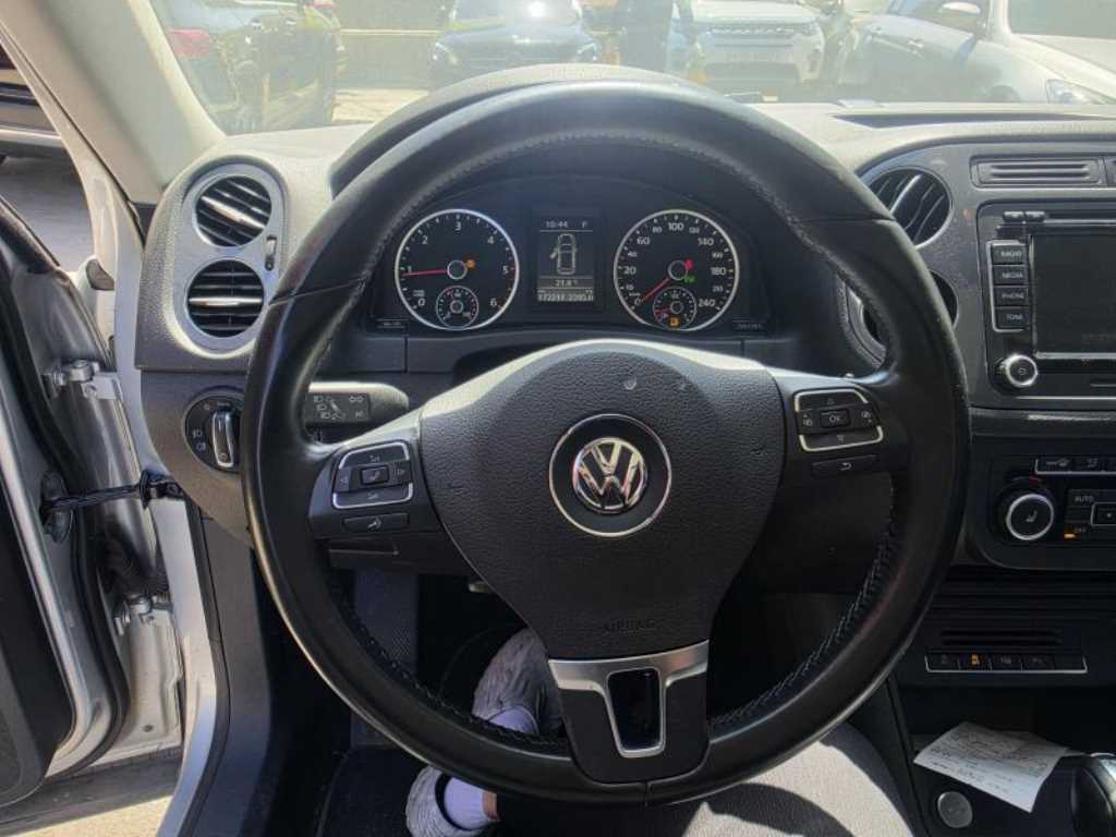 Volkswagen Tiguan - Vista 8