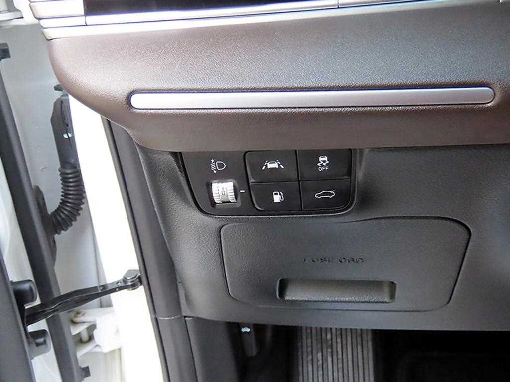 HYUNDAI Grandeur - Vista 12