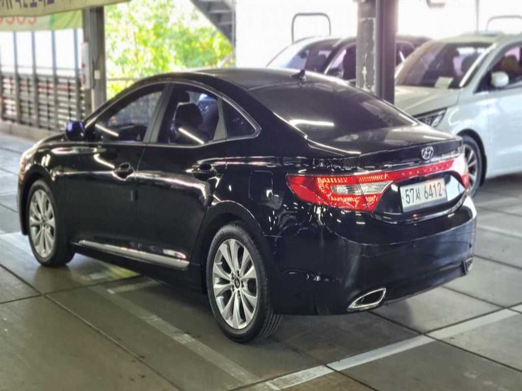 HYUNDAI Grandeur - Vista 6