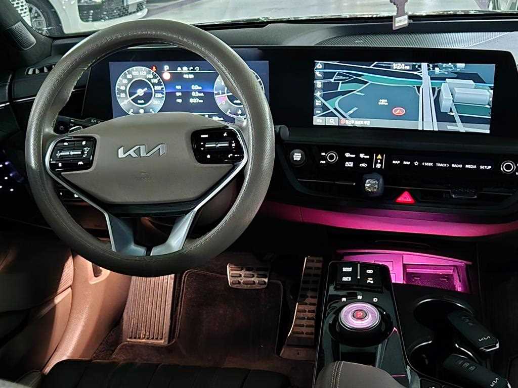 KIA K8 - Vista 8